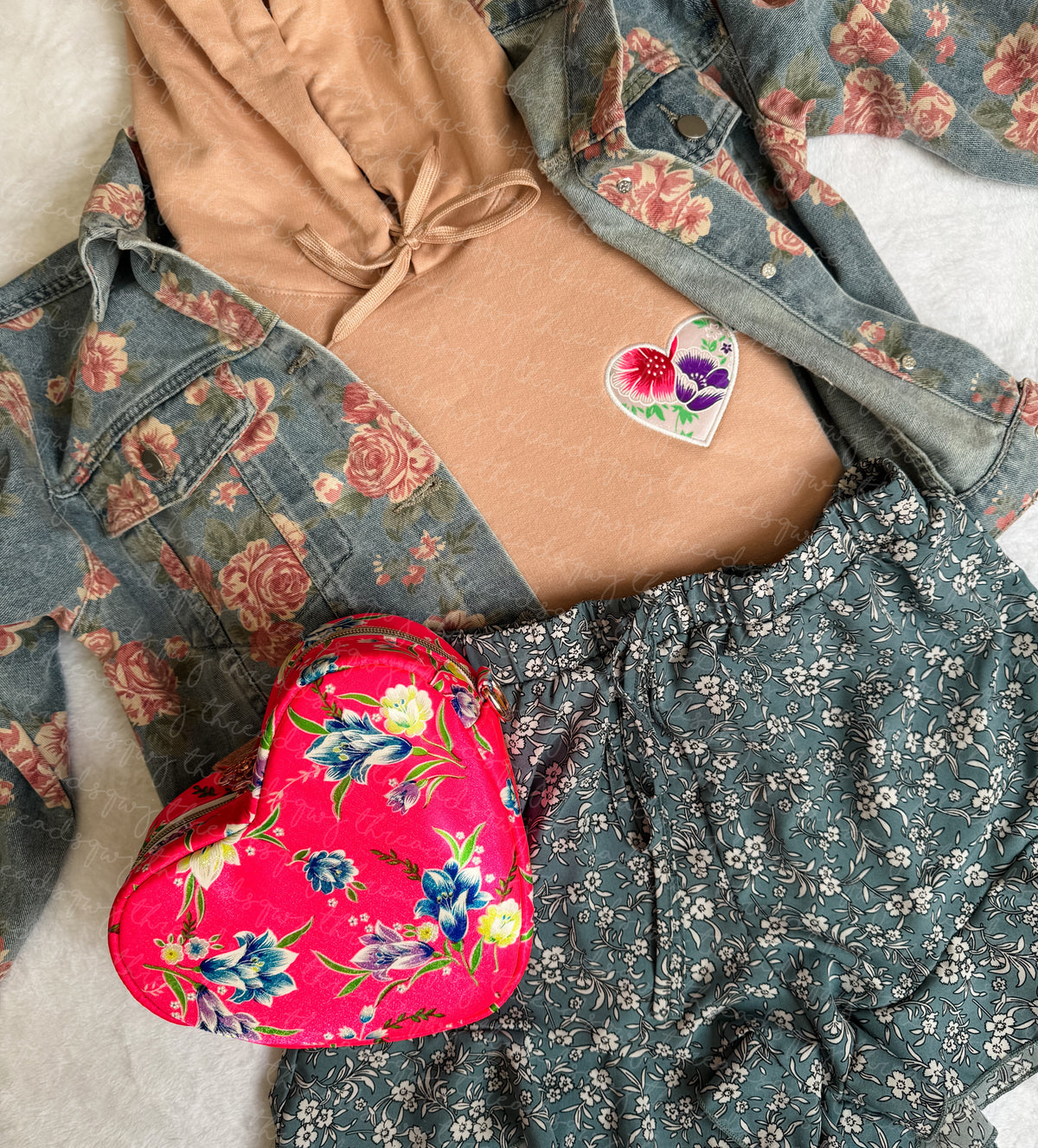 "Hlub Koj Tus Kheej" Retro Heart CUSTOMIZATION Hoodie (PRE-ORDER)